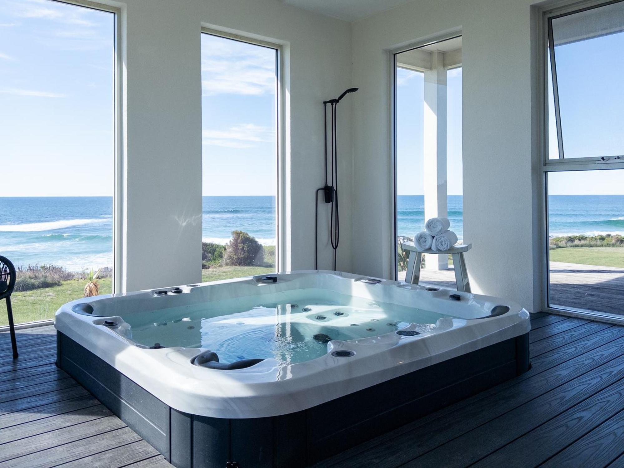 Saltwater - Absolute Oceanfront, Fire Pits, Some Villas With Hot Tubs And Sauna Falmouth Exterior foto